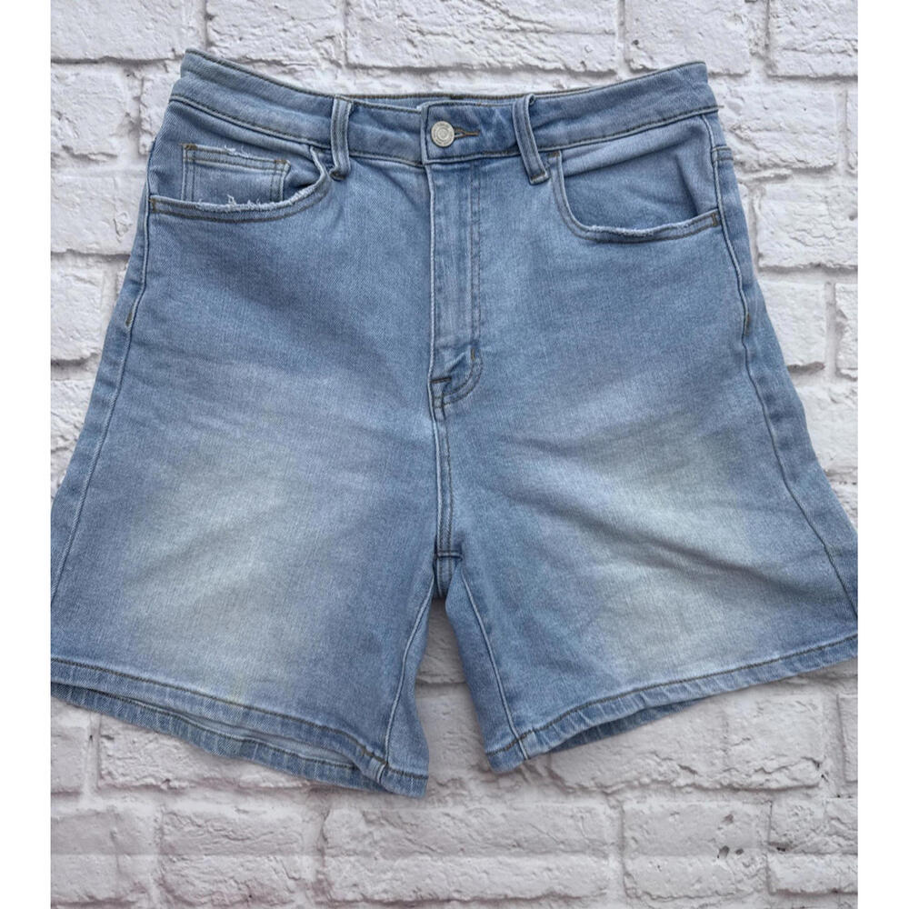 EUC Vervet  L Large Lightly Distressed Blue Denim Shorts